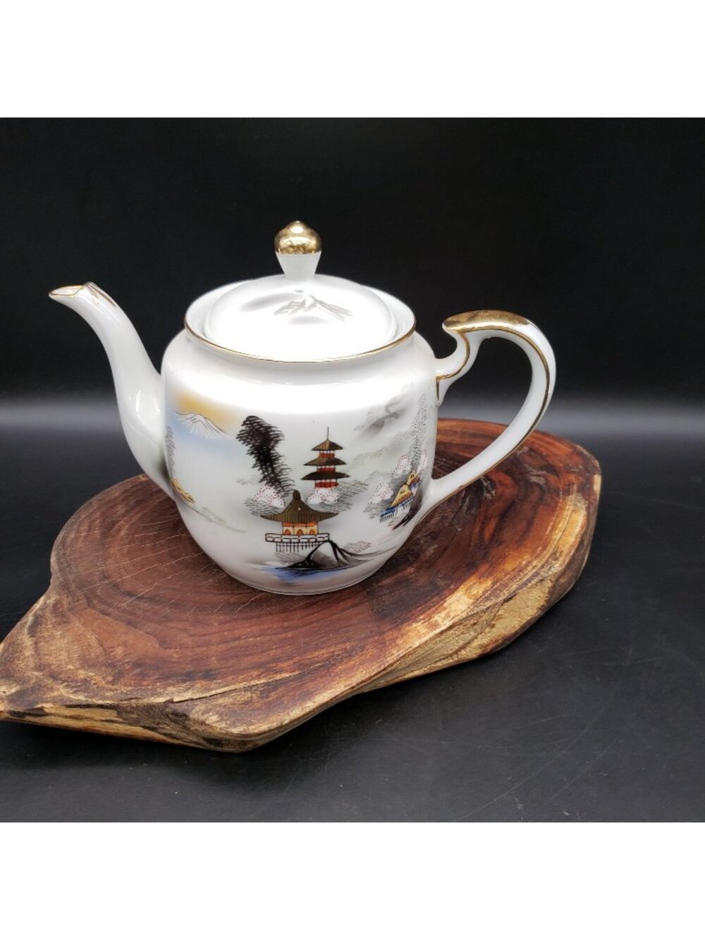 Vintage Hayasi Kutani Teapot Pagoda Landscape Japan Gold Trim